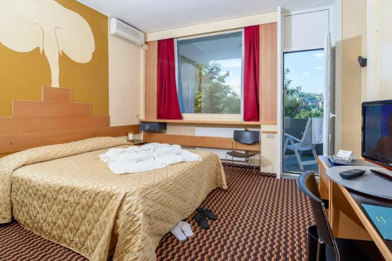 Hotel Santoli 포레타테르메 외부 사진